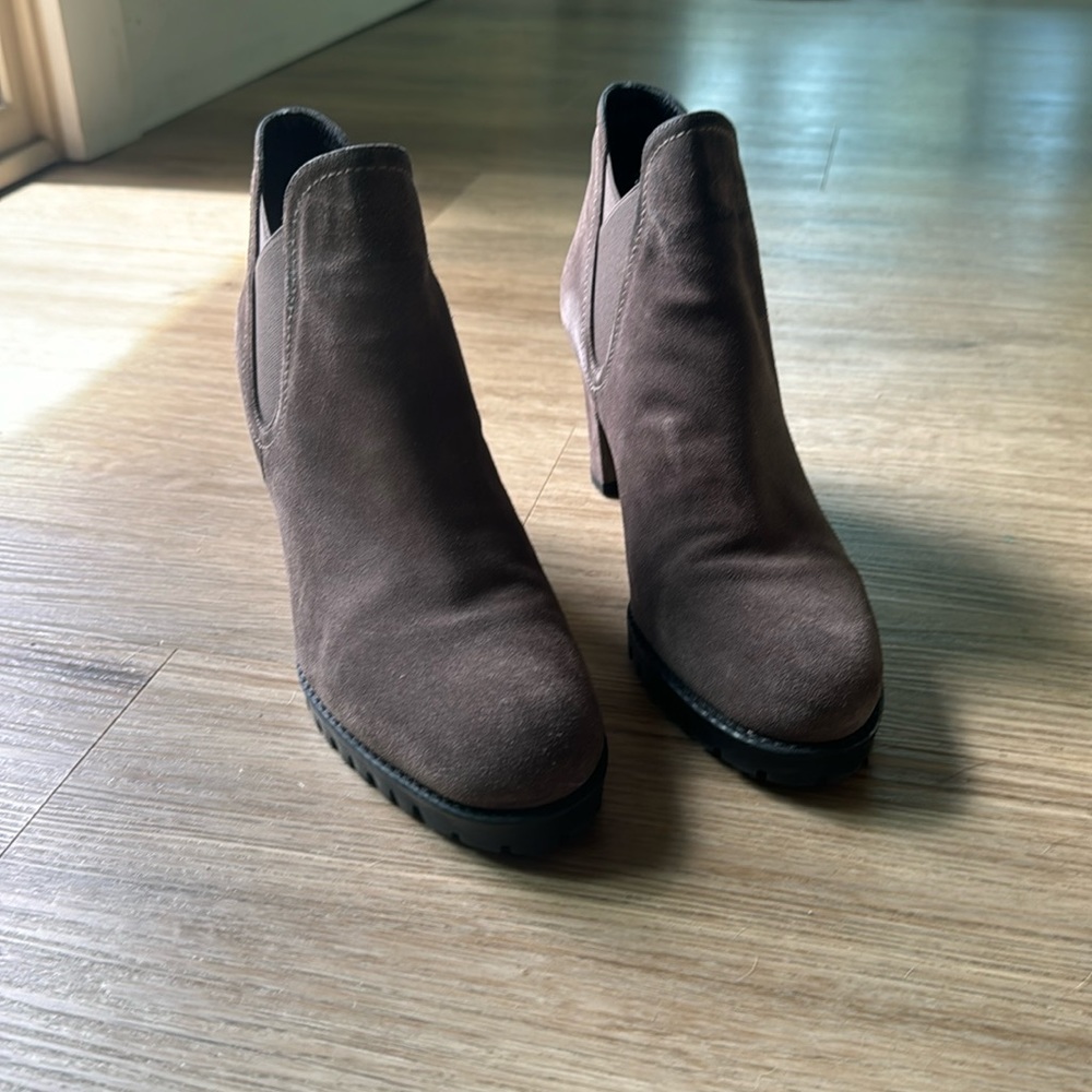 Stuart Weitzman Womens Jackson Lug Sole Heeled Suede Ankle Boots Gray Size 9M